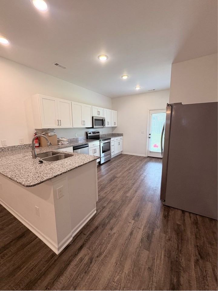 401 Alex Jordan Dr - Photo 3 of 16