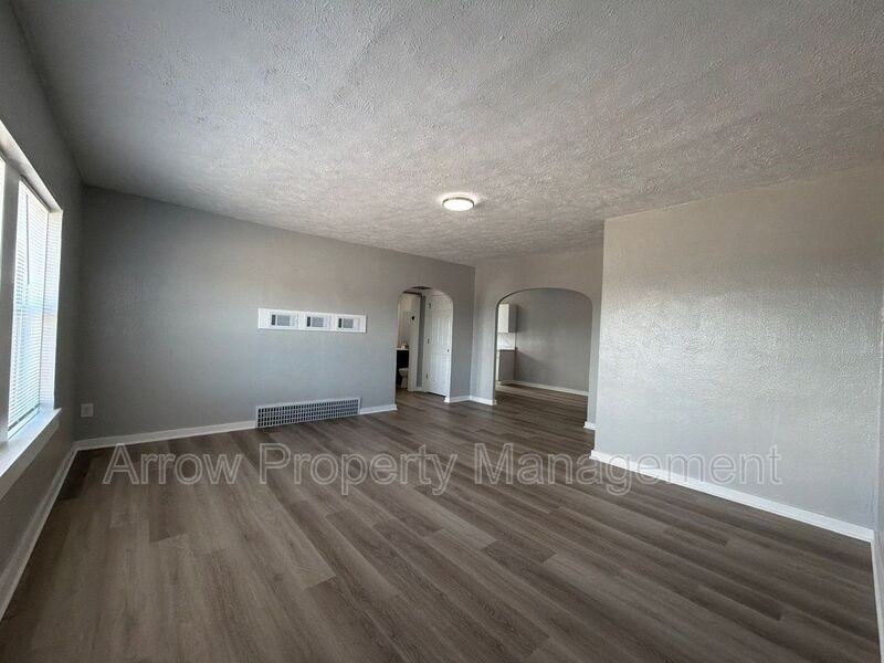723 Ella St #C3 - Photo 3 of 13