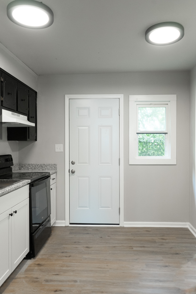 2009 Broad St Apt B - Photo 4 of 9