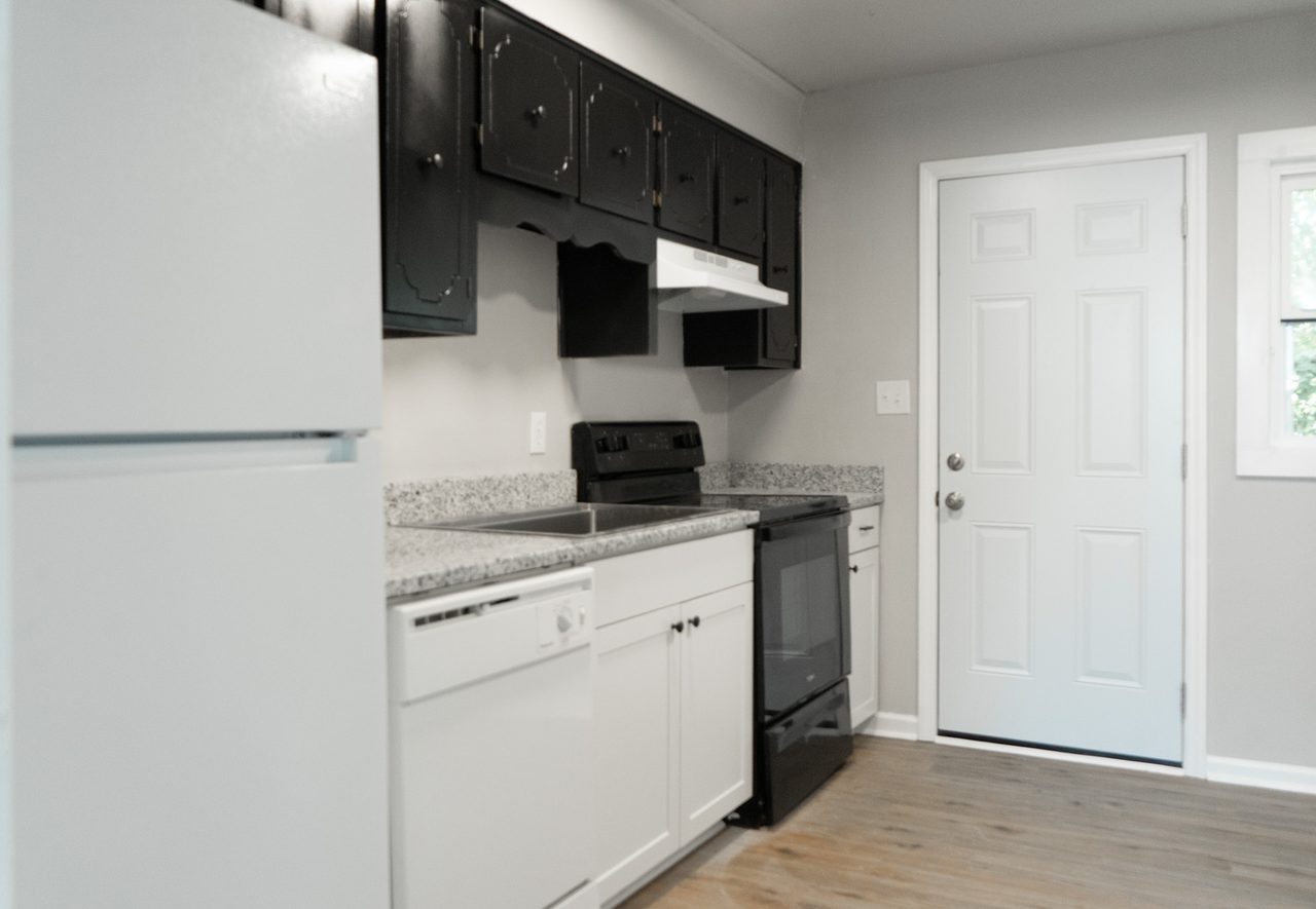 2009 Broad St Apt B - Photo 5 of 9