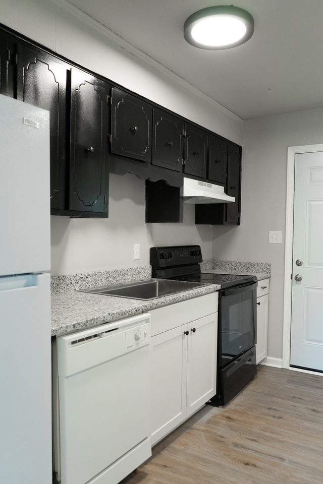 2009 Broad St Apt B - Photo 6 of 9