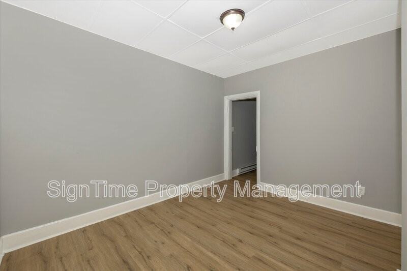 114 N Conococheague St - Photo 7 of 34