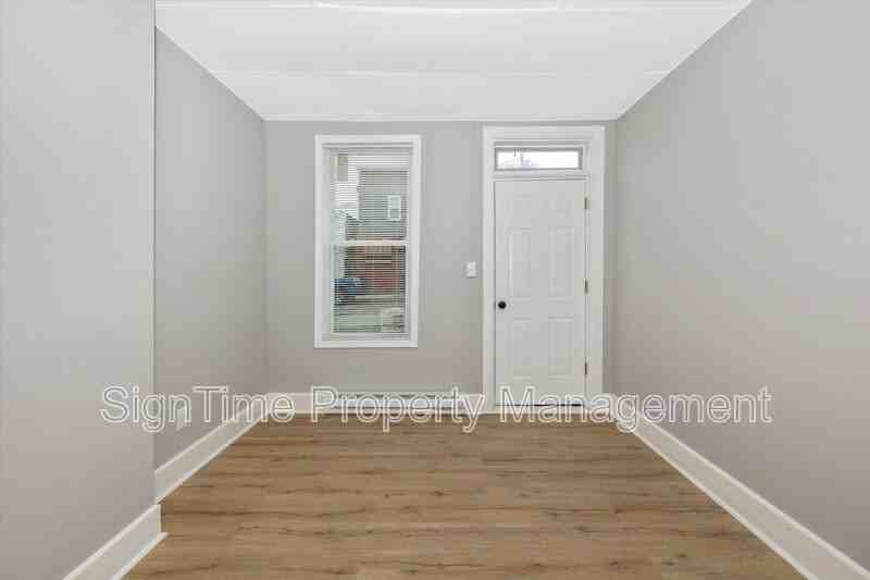 114 N Conococheague St - Photo 5 of 34