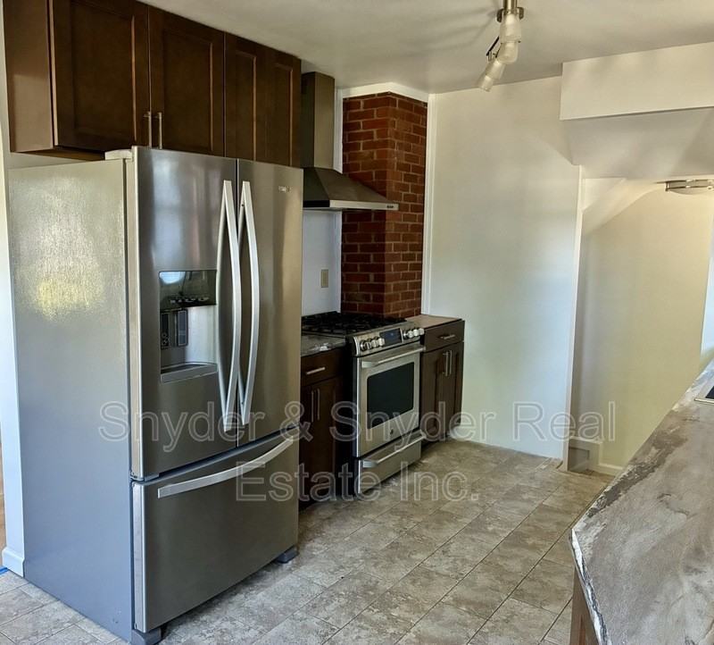 1173 Dayton St - Photo 5 of 19
