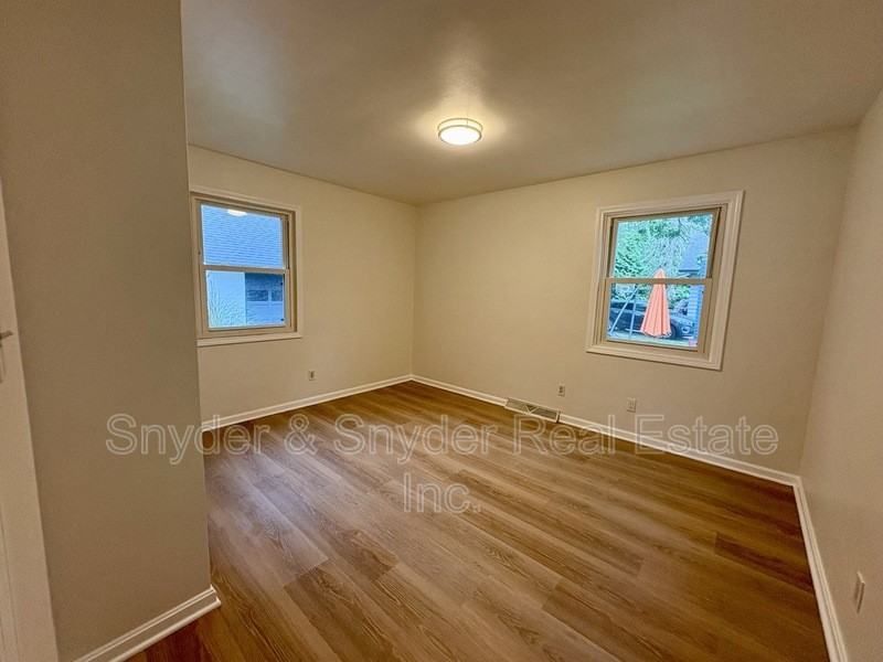 1173 Dayton St - Photo 7 of 19