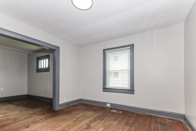 1605 S Yellow Springs St - Photo 4 of 10