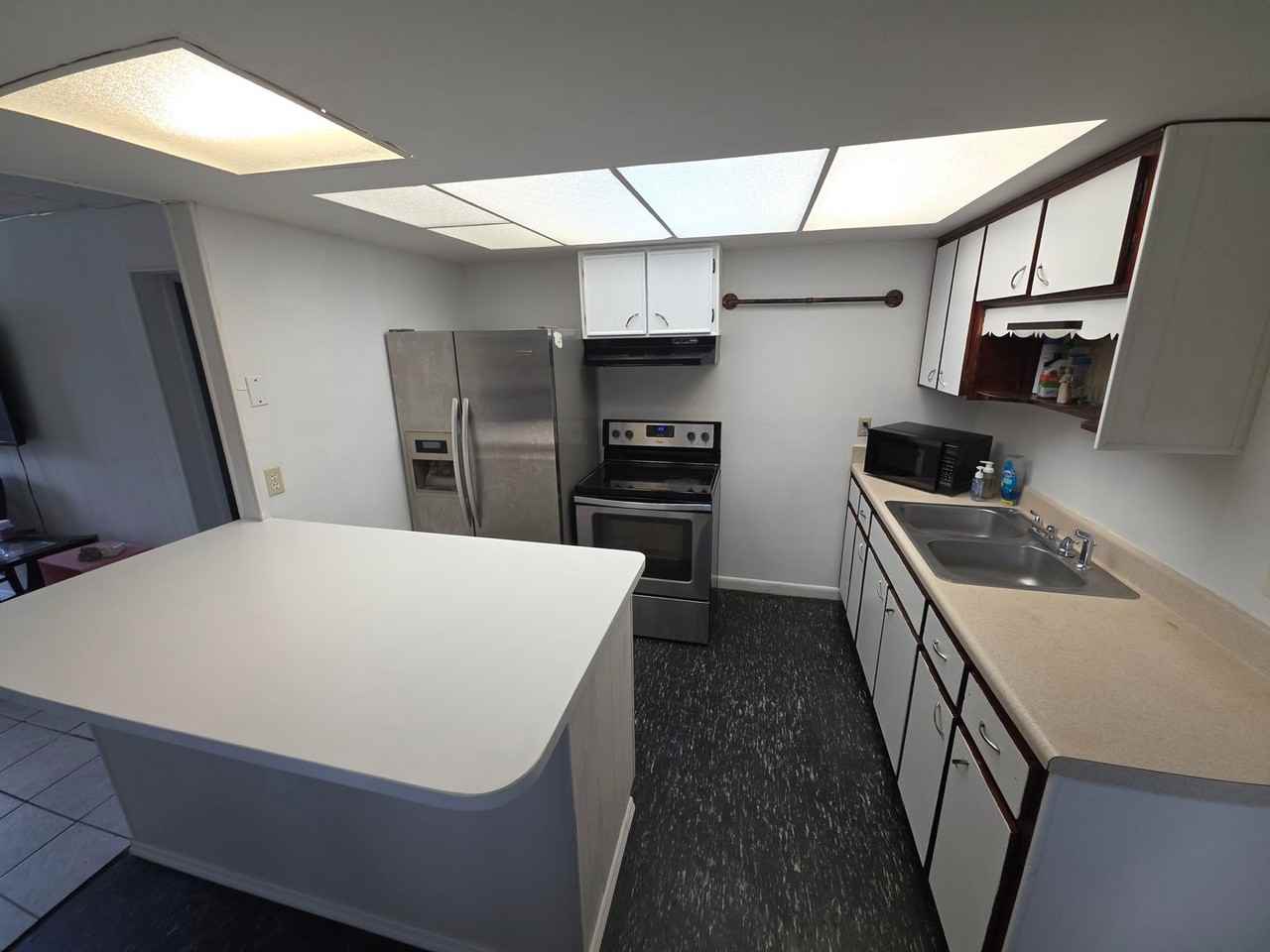 5587 Lehigh Ave #A - Photo 4 of 9