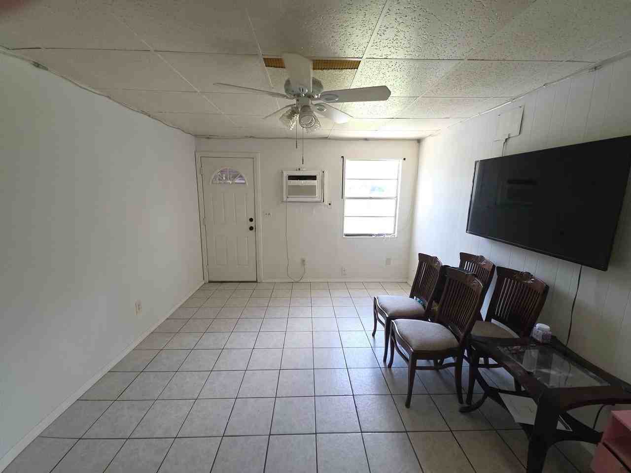 5587 Lehigh Ave #A - Photo 6 of 9