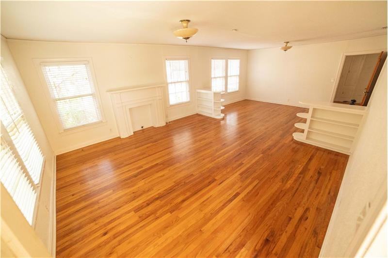 5409 Woodview Ave - Photo 3 of 21