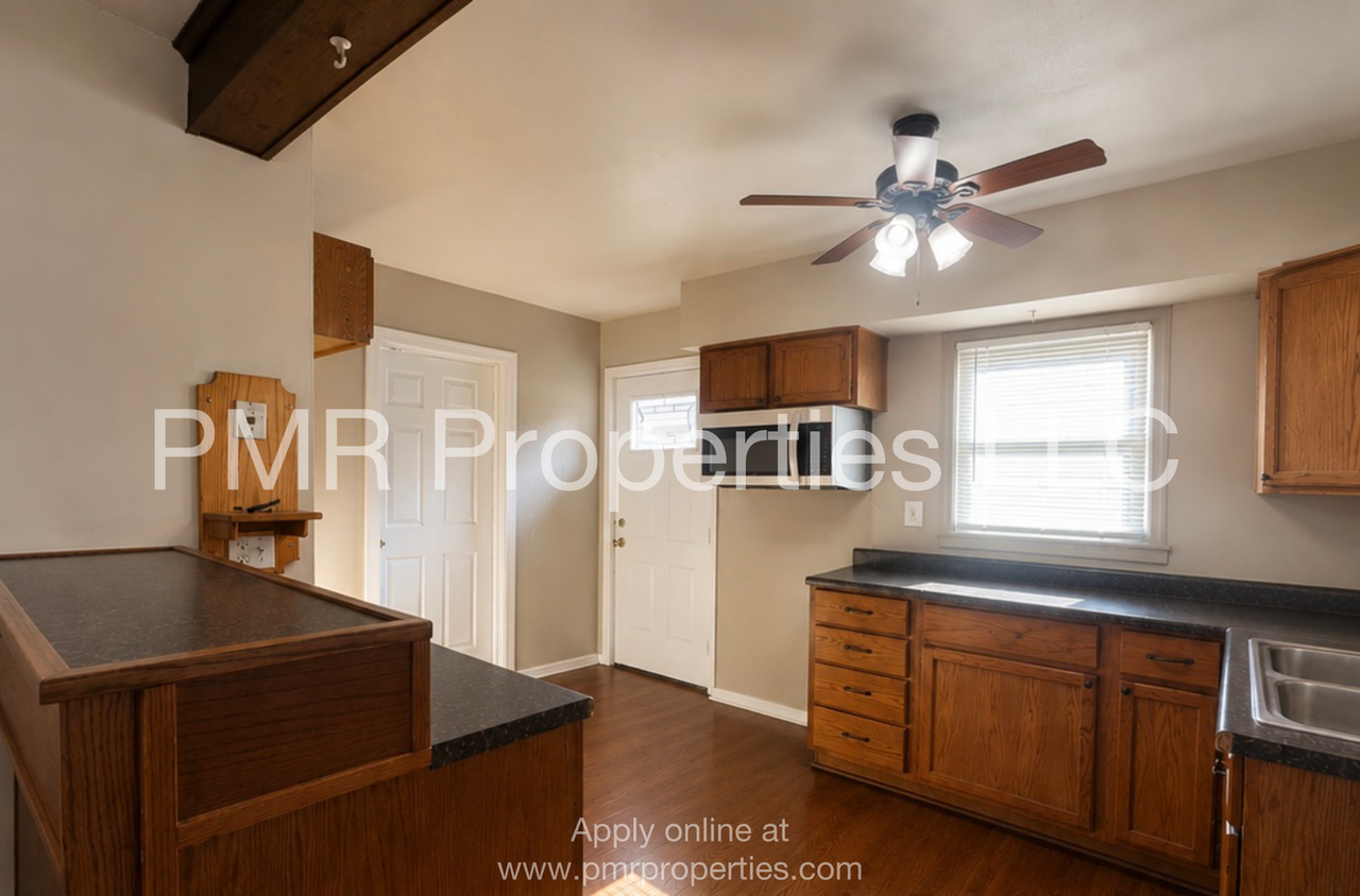 2729 4th Ave - Photo 2 of 15