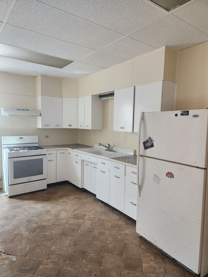 582 W King St - Photo 2 of 8