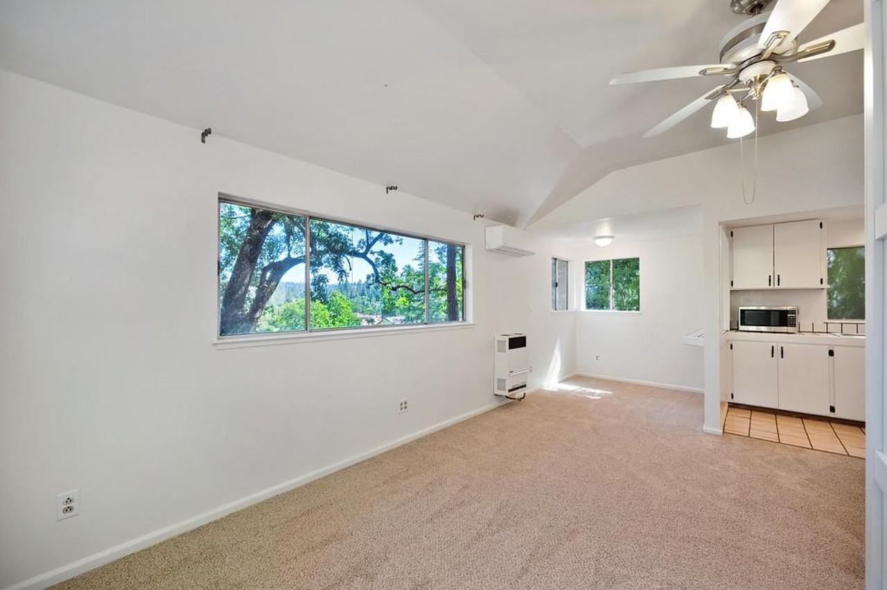 3074 Sheridan St #3 - Photo 5 of 8