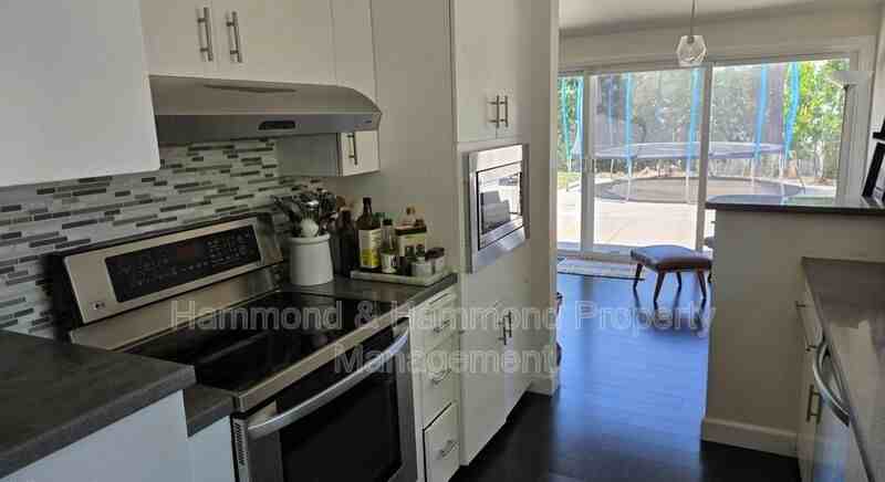 5851 Keokuk Ave - Photo 7 of 18