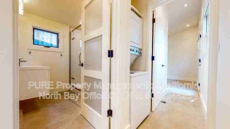 945 Brown St #B - Photo 5 of 12