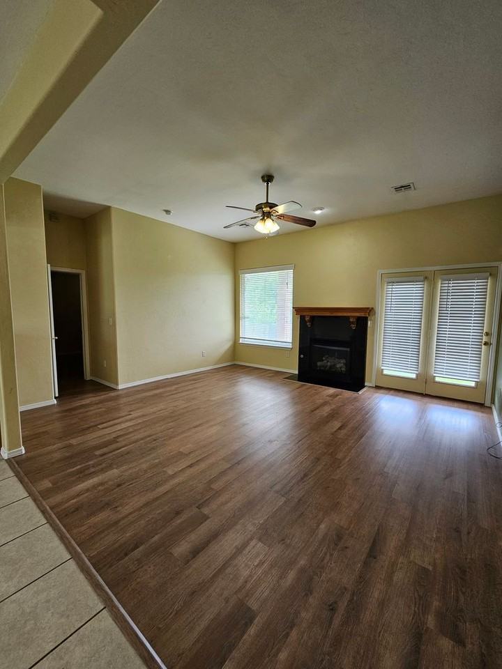 908 N Janeway Ave - Photo 3 of 14