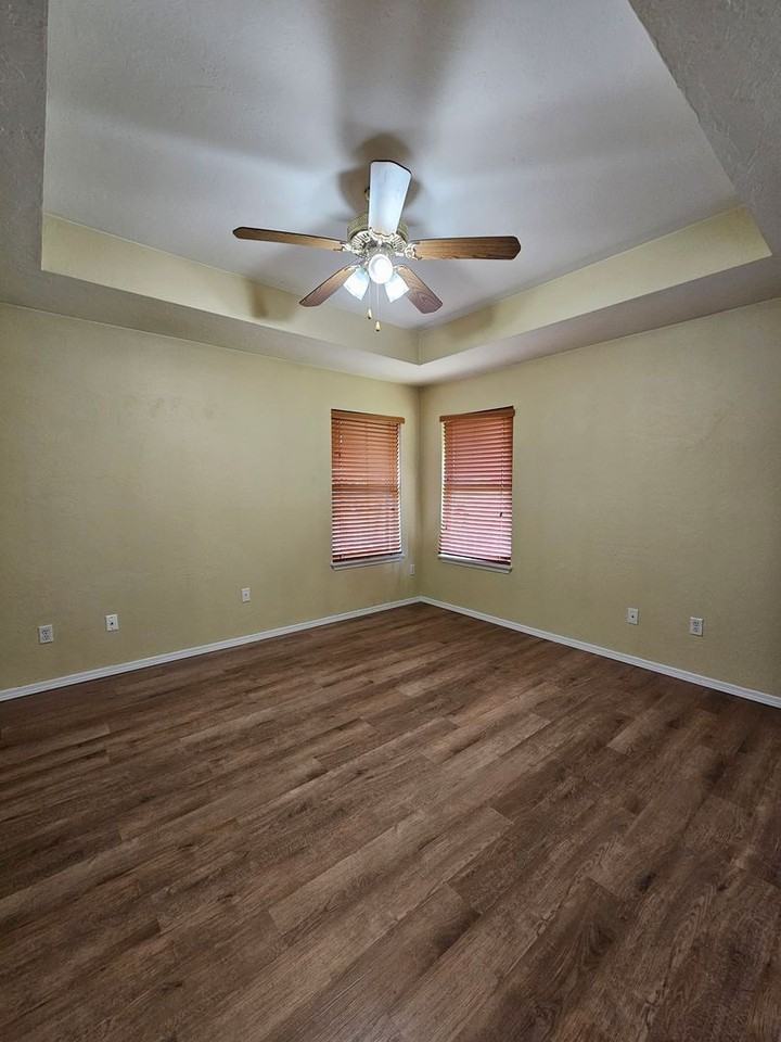 908 N Janeway Ave - Photo 7 of 14