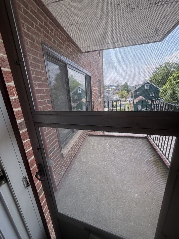 W Emerson St #12 - Photo 6 of 12