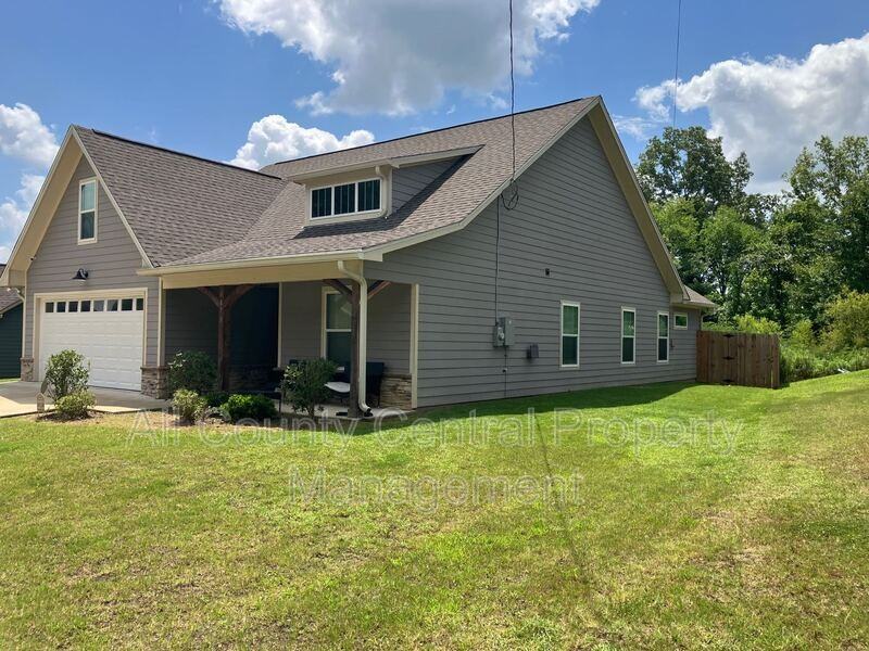 3870 Barton Ln - Photo 3 of 15