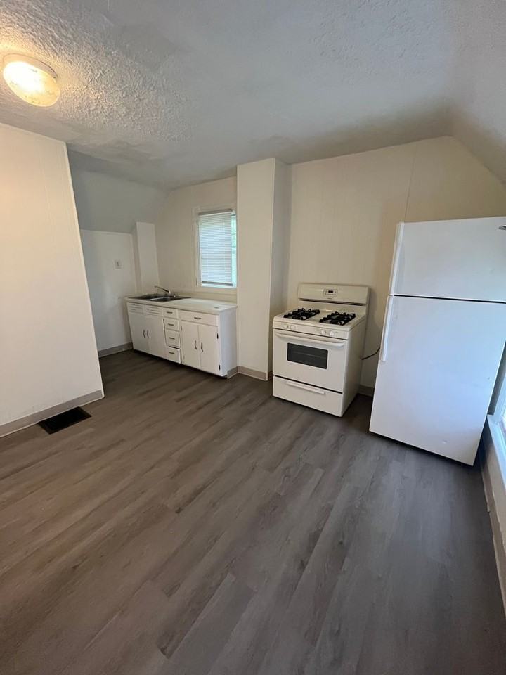 1427 20th Ave - Photo 6 of 7