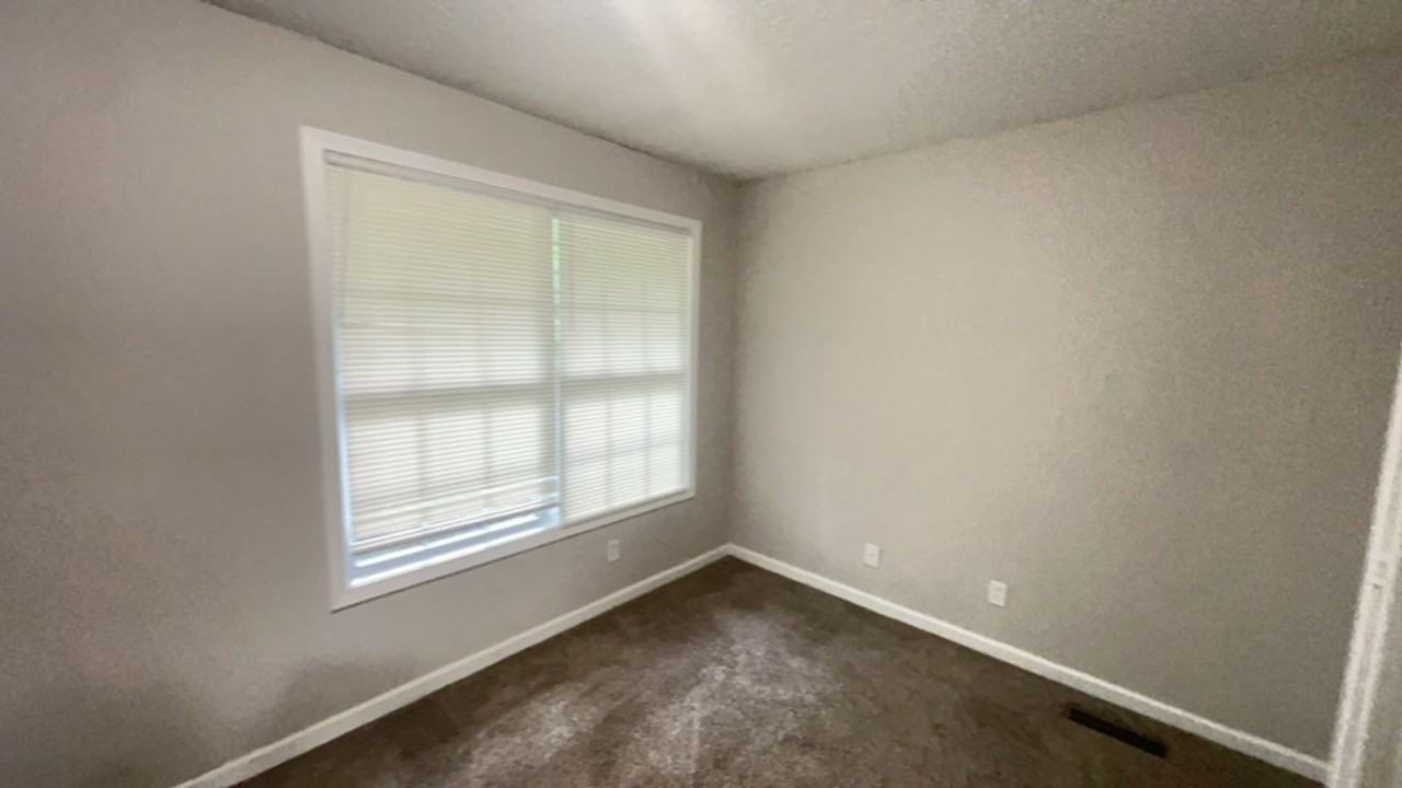 438 W I Pkwy - Photo 5 of 9