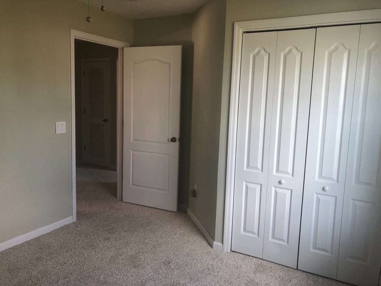 914 Amber Way - Photo 5 of 11