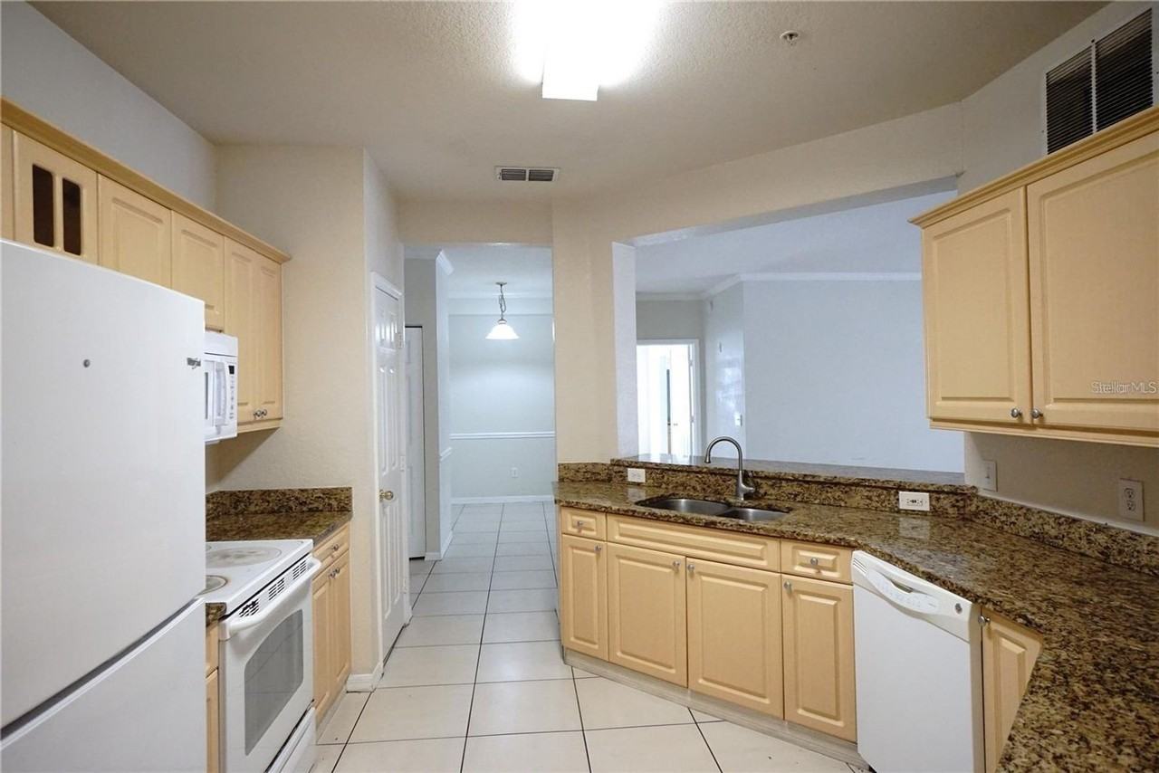 3577 Conroy Rd #325 - Photo 4 of 18