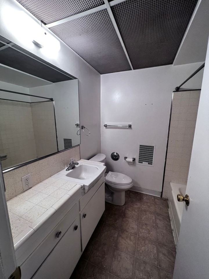 732 Sidonia Ave - Photo 7 of 9