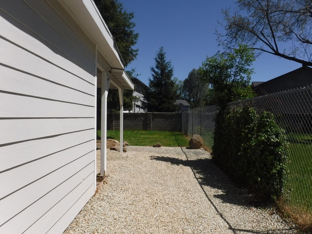 31 Rose Ln - Photo 2 of 16