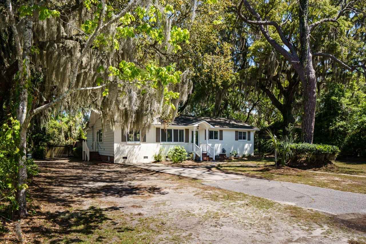 1606 Madrid Ave - Photo 2 of 50