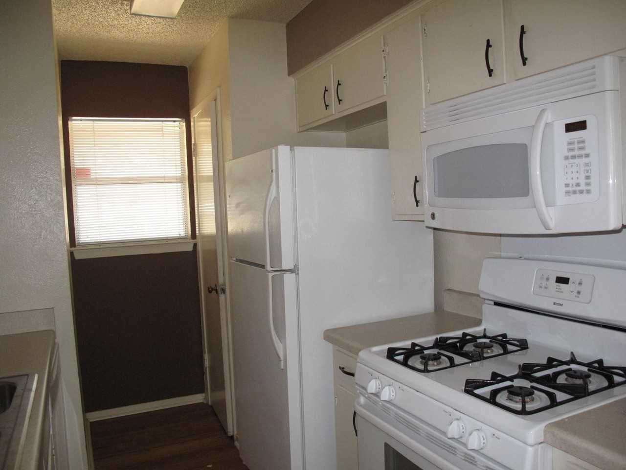 128 Bluebird Cir - Photo 4 of 9