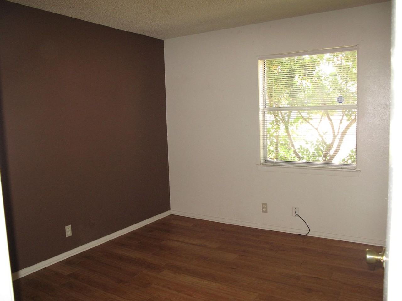 128 Bluebird Cir - Photo 6 of 9