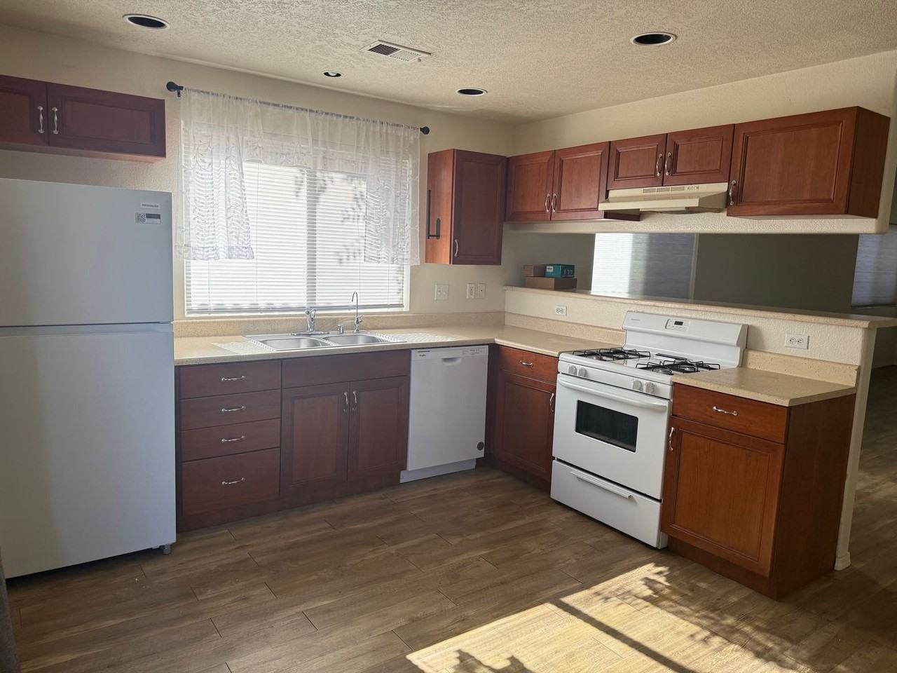 7101 Jet Rd Ne - Photo 4 of 19