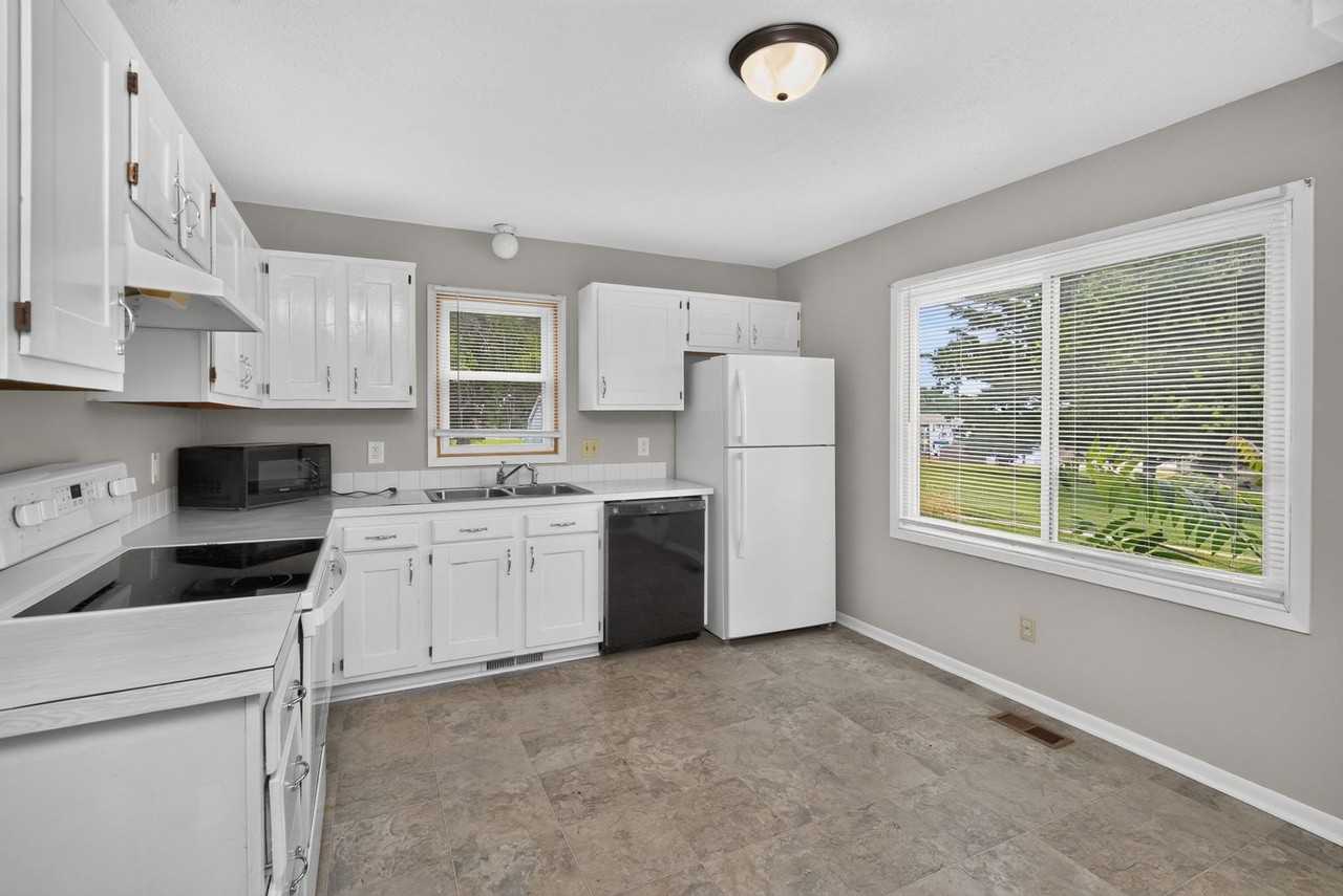 3439 Se 20th St - Photo 3 of 23