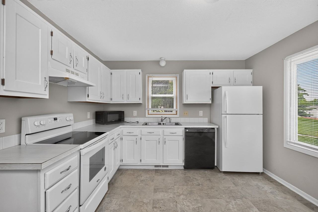 3439 Se 20th St - Photo 4 of 23