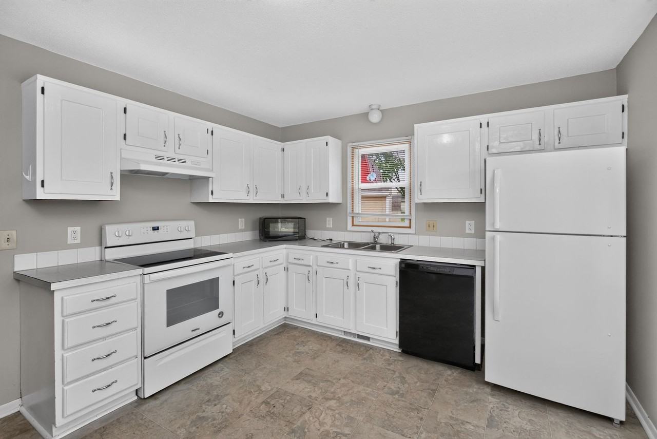 3439 Se 20th St - Photo 5 of 23