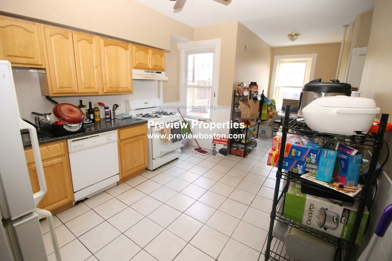Strathmore Rd #1P - Photo 7 of 14