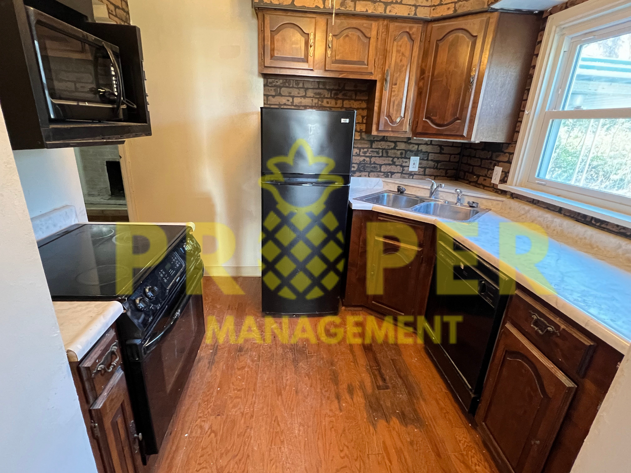 4210 Midway Ave - Photo 3 of 10