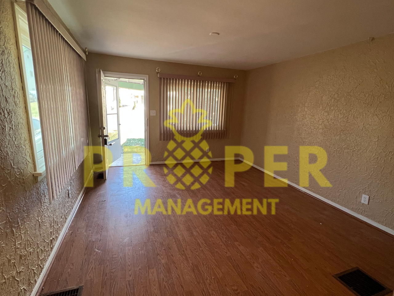 4210 Midway Ave - Photo 4 of 10