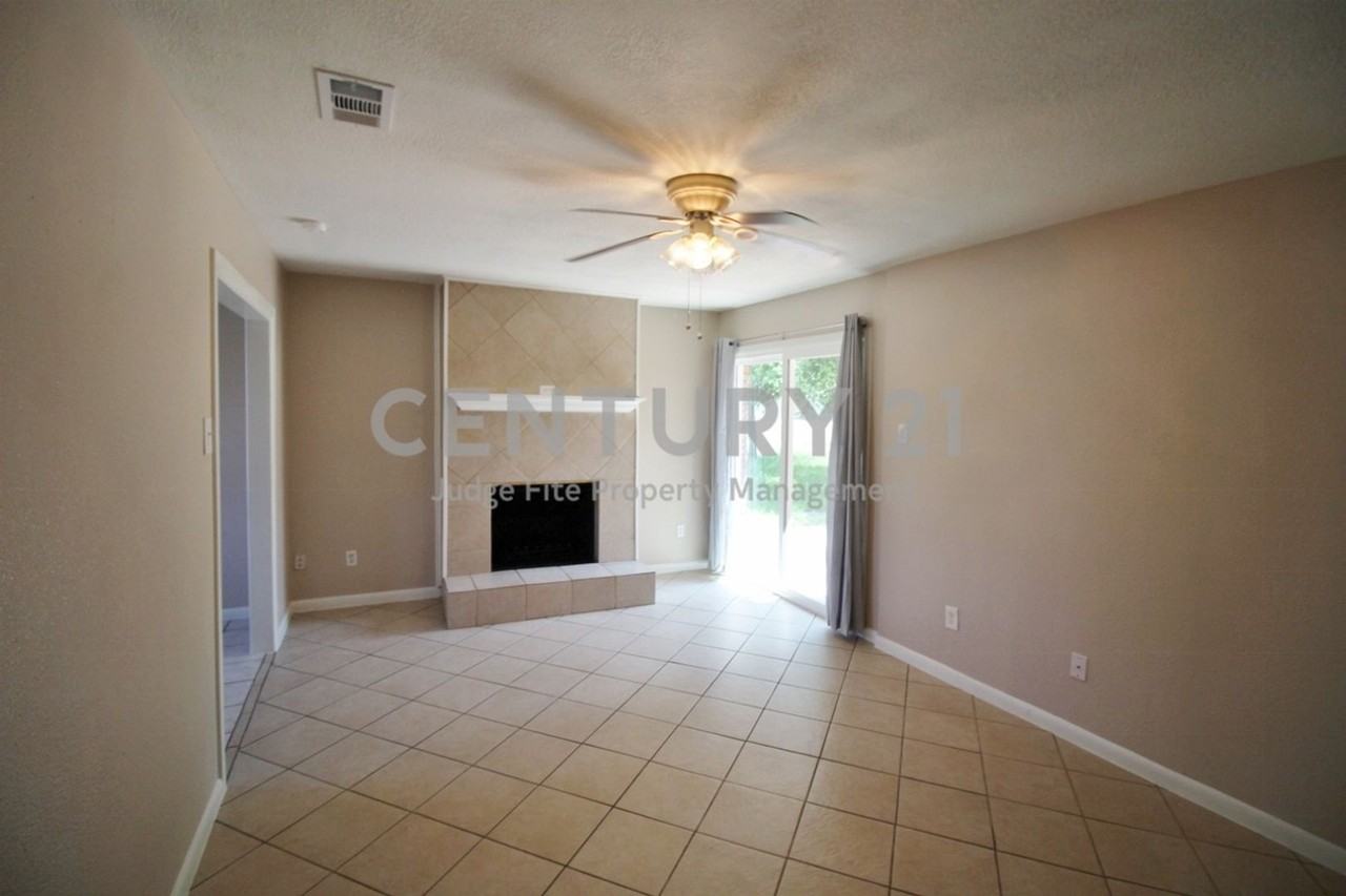 821 Rea Ave - Photo 7 of 29