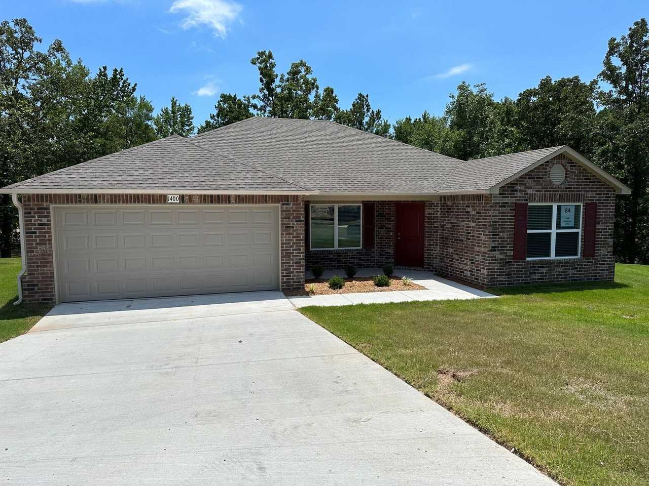 1400 Meadows Dr - Photo 4 of 23