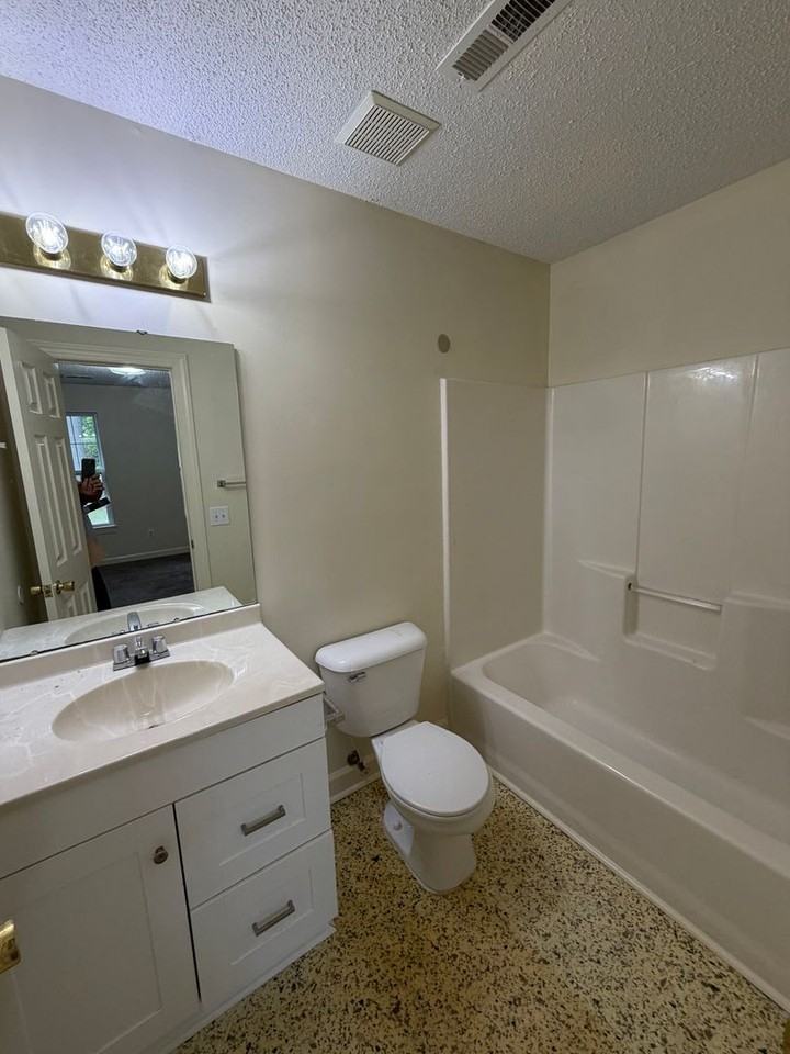 3310 Chris St - Photo 7 of 8