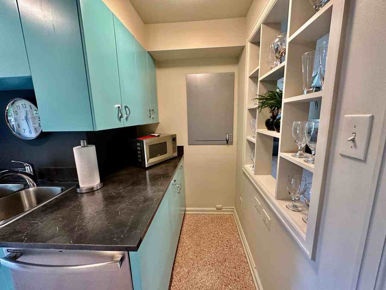 803 S Ogden St - Photo 5 of 18
