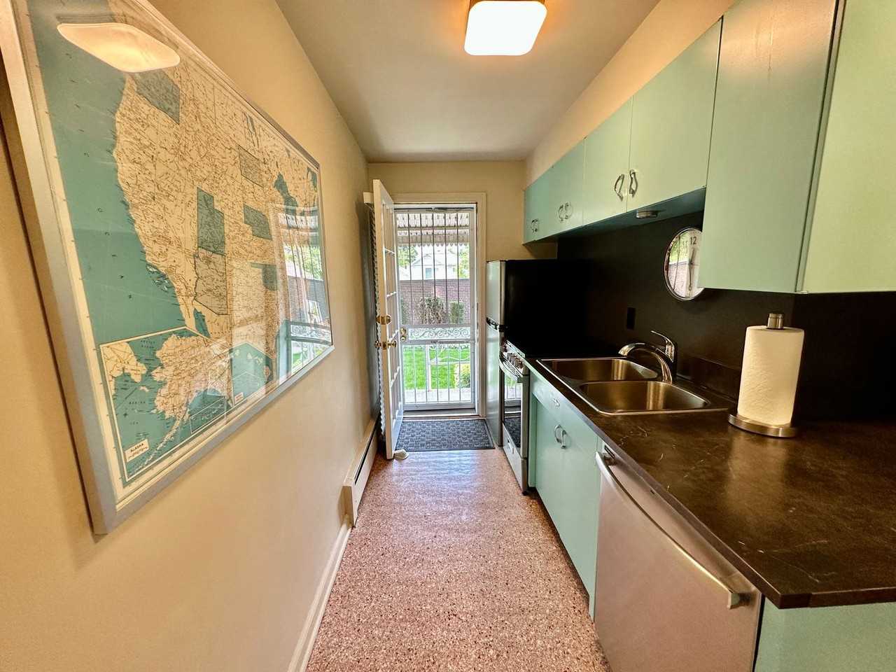803 S Ogden St - Photo 6 of 18