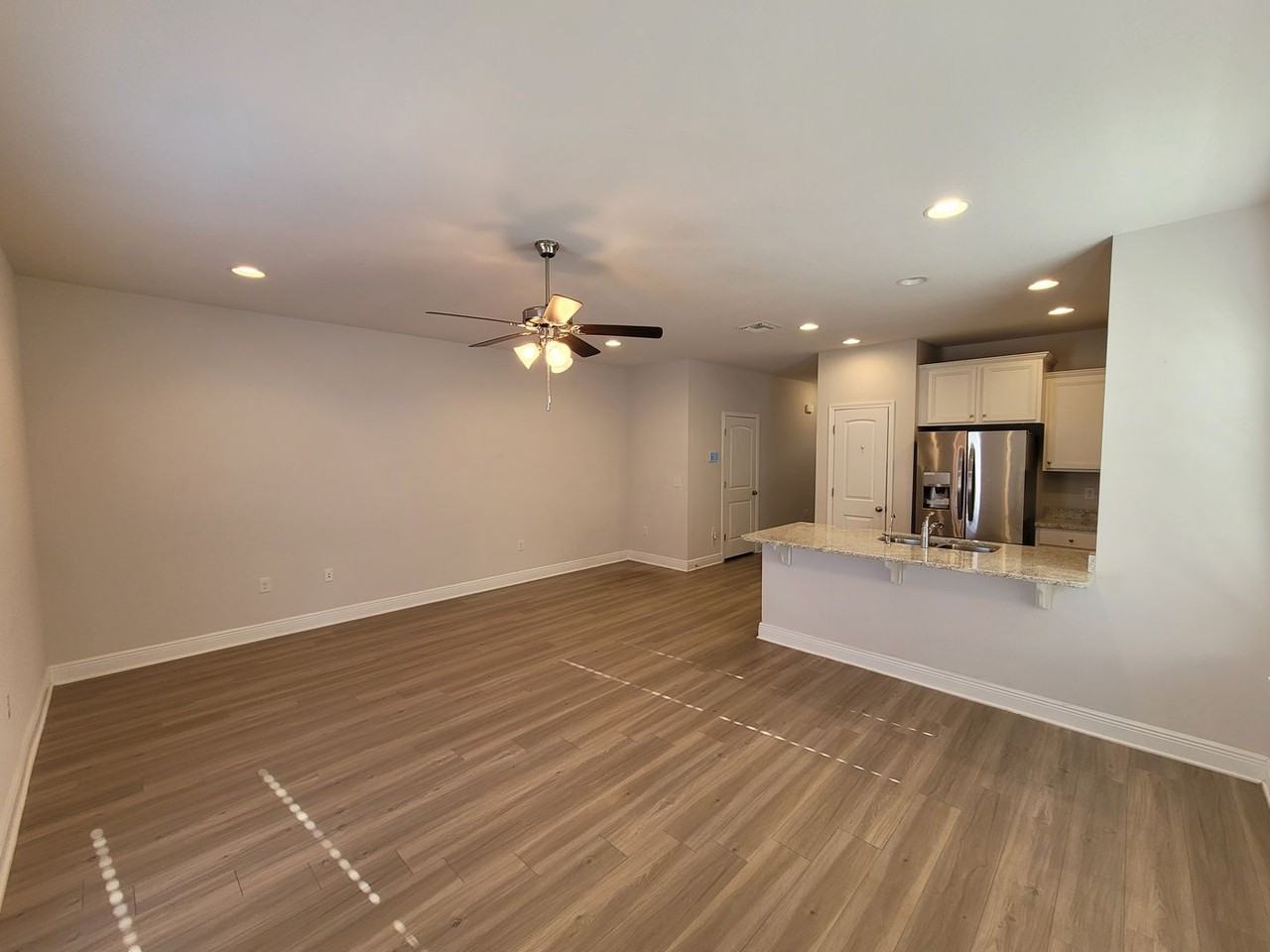1933 Pointe Dr - Photo 3 of 17