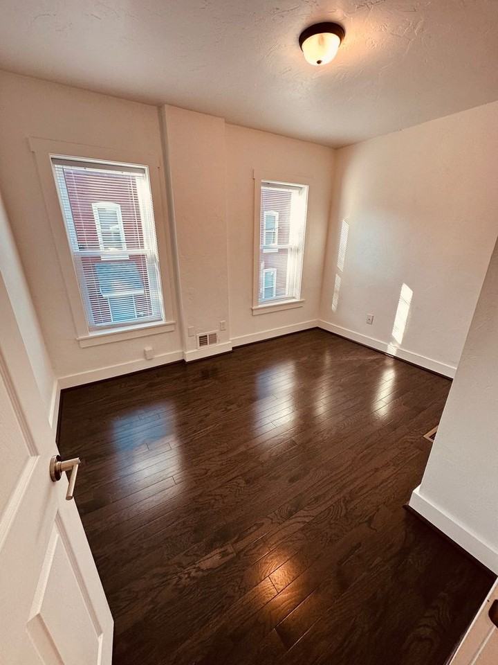 214 W Hope Ave - Photo 6 of 9