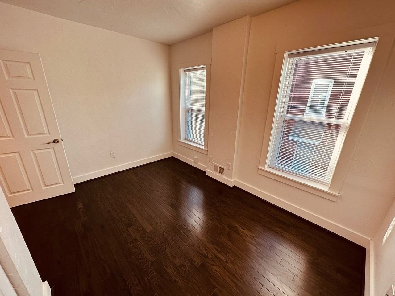 214 W Hope Ave - Photo 7 of 9