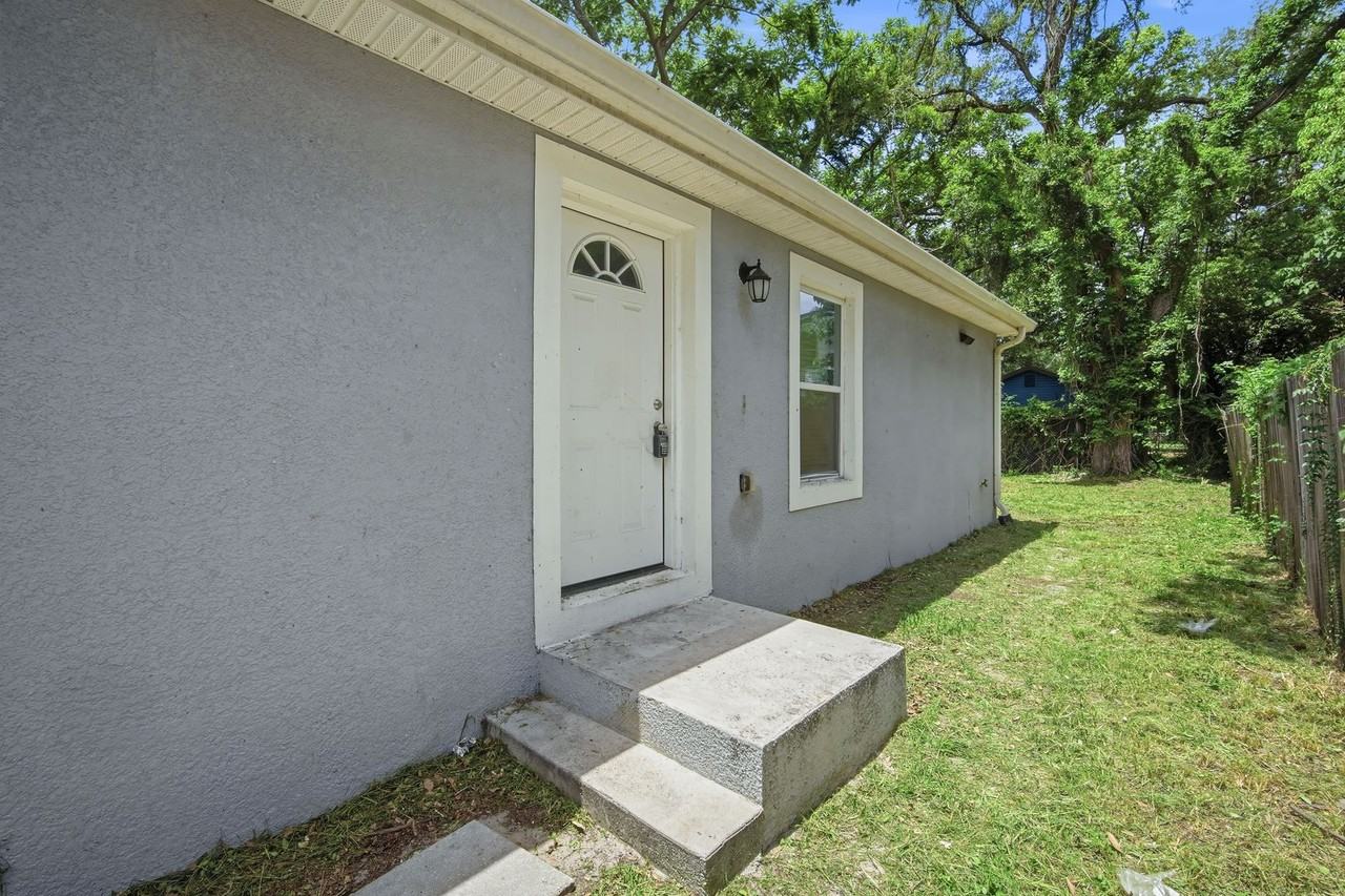 8310 N Brooks St - Photo 4 of 20