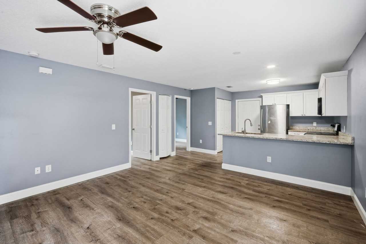 8310 N Brooks St - Photo 5 of 20