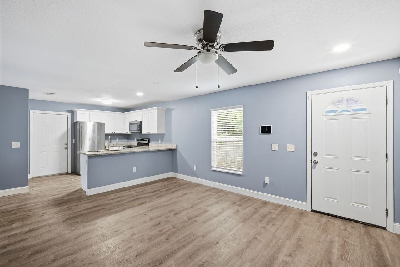 8310 N Brooks St - Photo 6 of 20