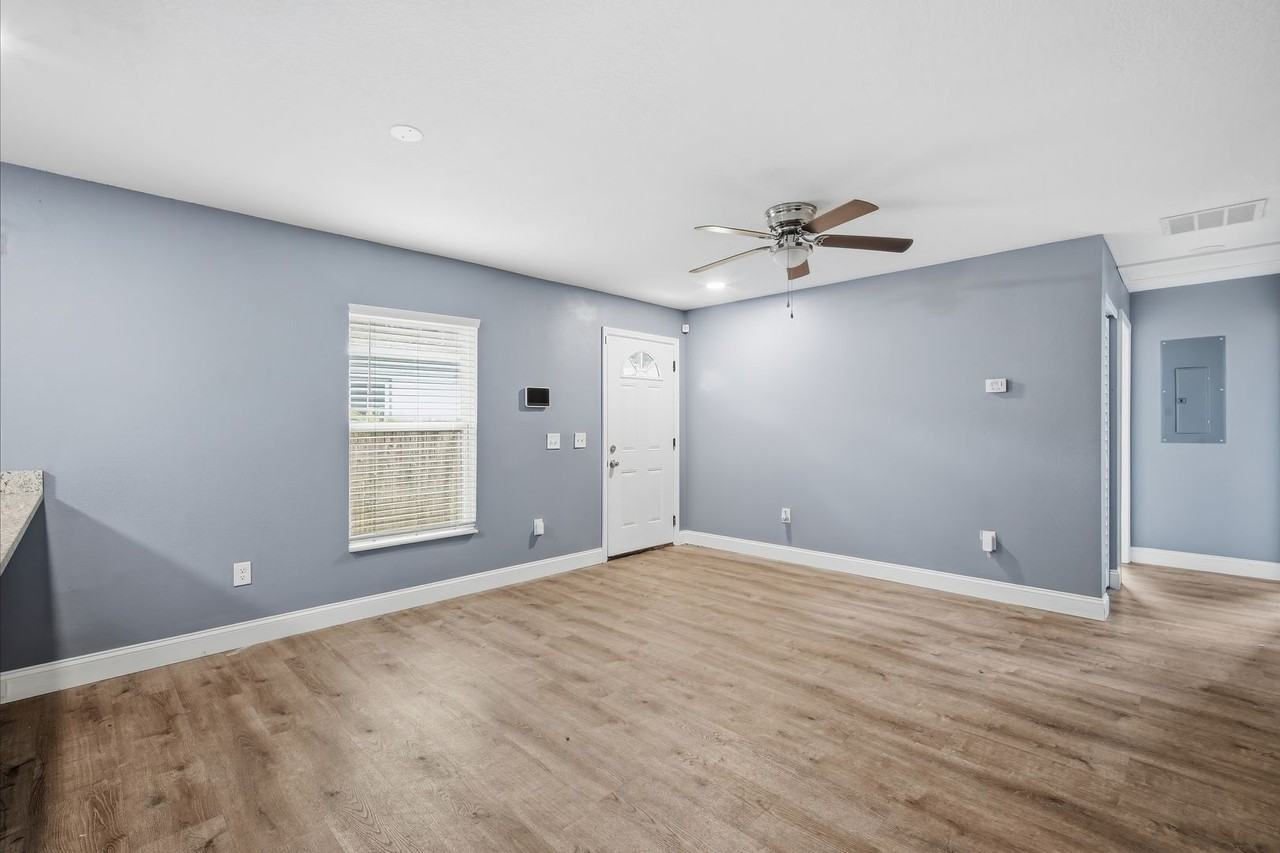 8310 N Brooks St - Photo 7 of 20